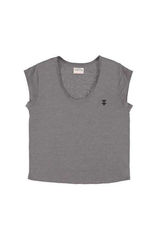 2024秋冬系列 - 亞麻灰色V領LogoT恤(剩一件"S"及"M")