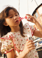 Flöss-2025春夏系列-Sofia大荷葉邊領子/草莓印花洋裝